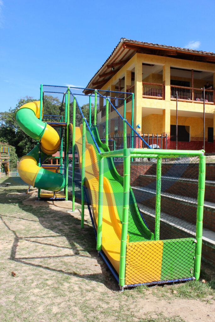 Colegio Liceo Pino Verde Pereira