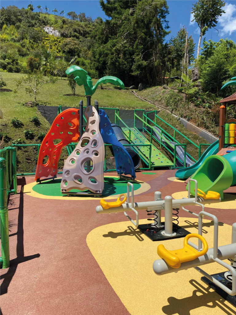 Hotel Tau House Juegos parques infantiles Modulos 1
